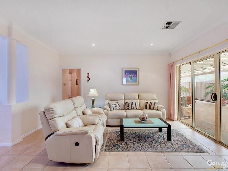 4 Murnada Street, Hallett Cove SA 5158