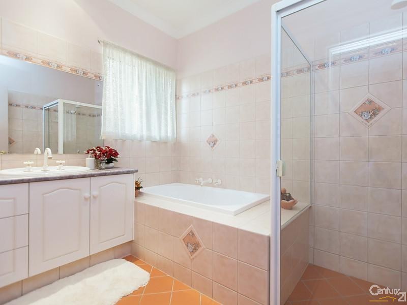 4 Murnada Street, Hallett Cove SA 5158
