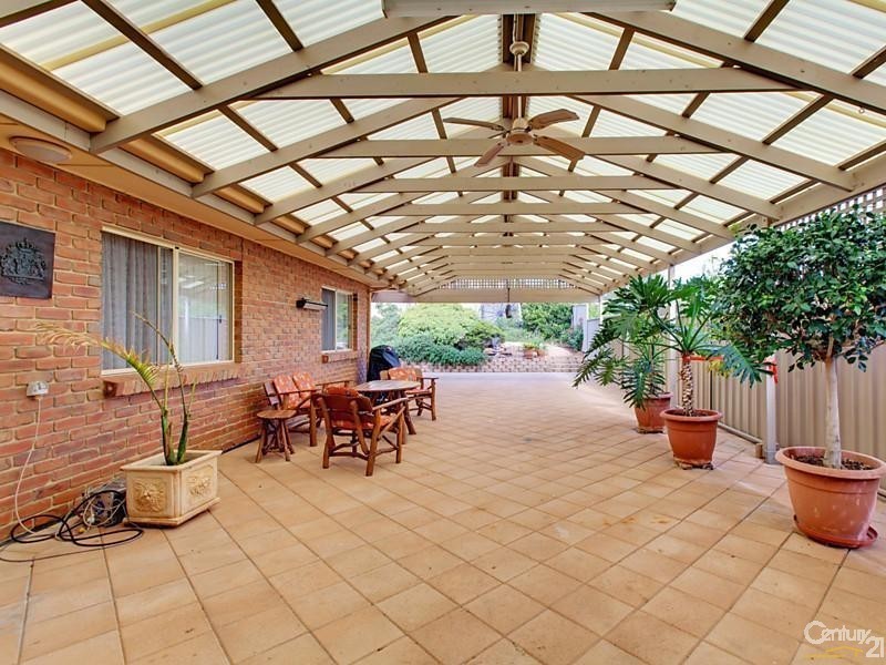 4 Murnada Street, Hallett Cove SA 5158