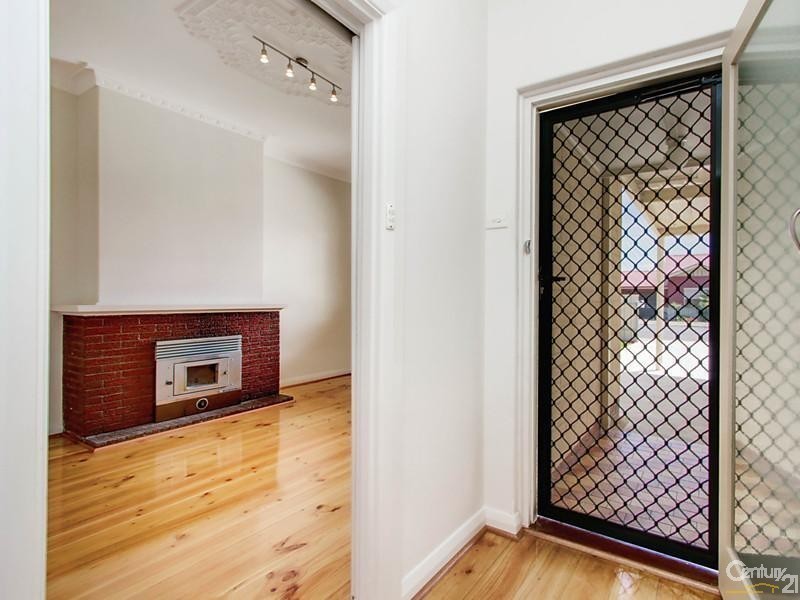 9 Inverell Avenue, North Plympton SA 5037