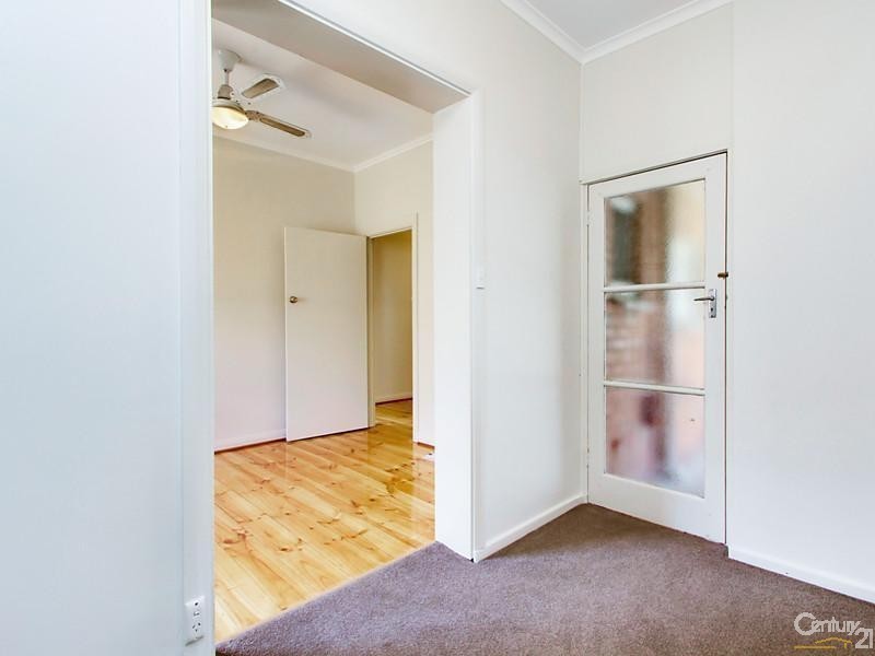 9 Inverell Avenue, North Plympton SA 5037