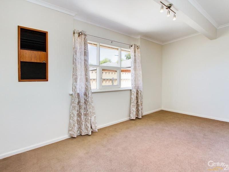 9 Inverell Avenue, North Plympton SA 5037