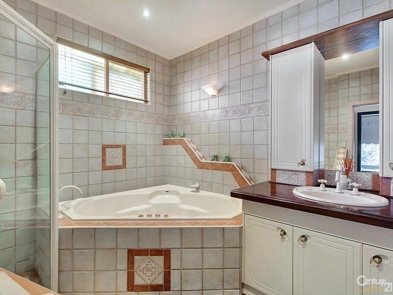 11 Karoona Crescent, Seacombe Heights SA 5047