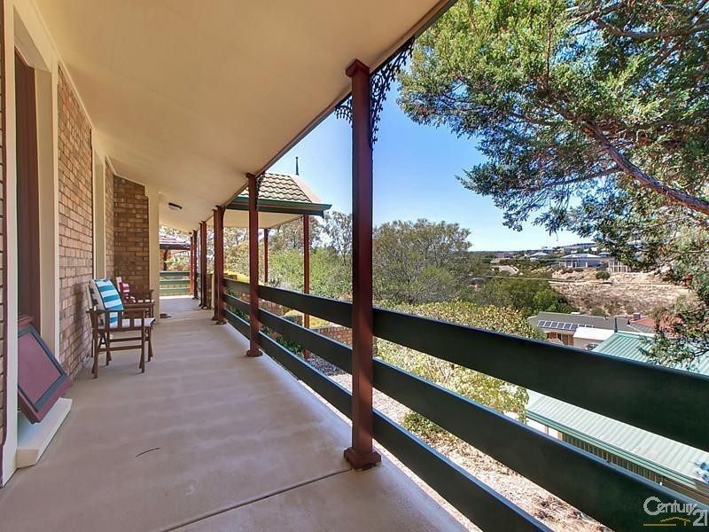 11 Karoona Crescent, Seacombe Heights SA 5047