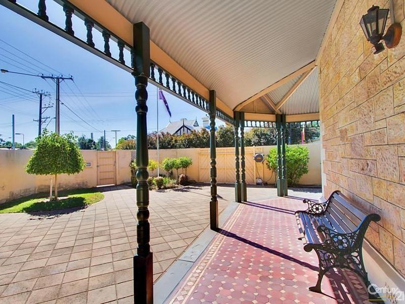 2 East Avenue, Black Forest SA 5035