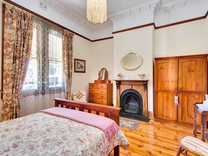 2 East Avenue, Black Forest SA 5035