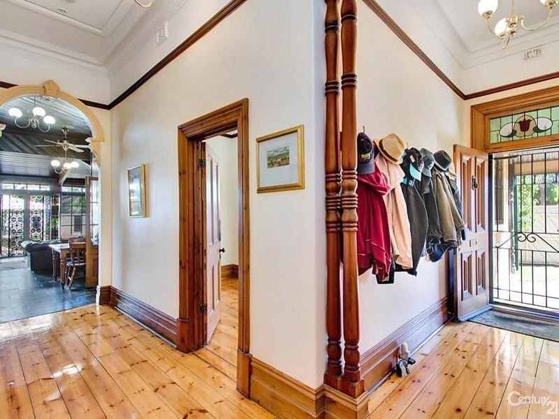 2 East Avenue, Black Forest SA 5035