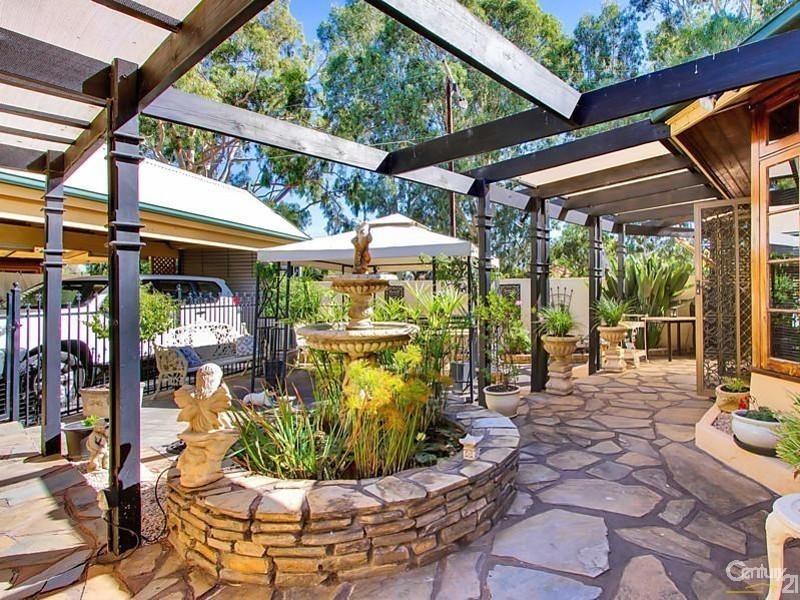 2 East Avenue, Black Forest SA 5035