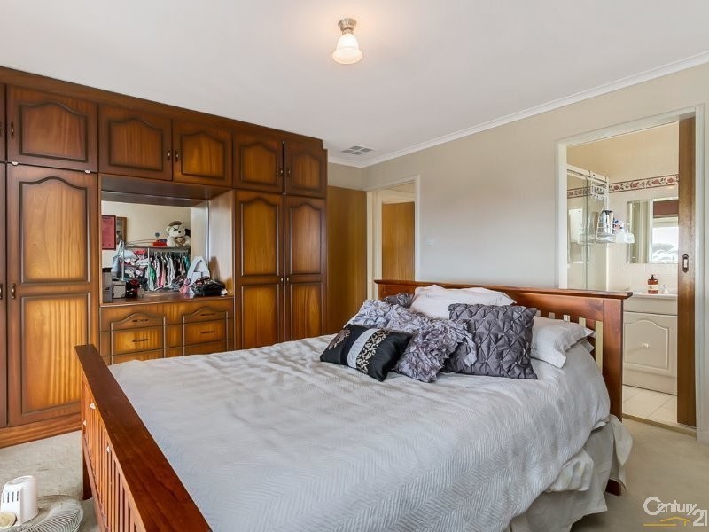 3 Wookata Crescent, Seaview Downs SA 5049