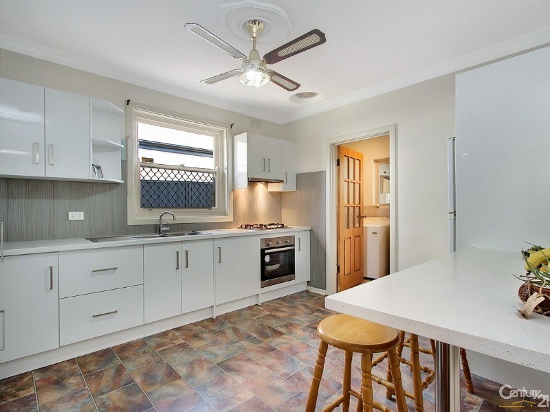 15 Moreland Avenue, Mitchell Park SA 5043
