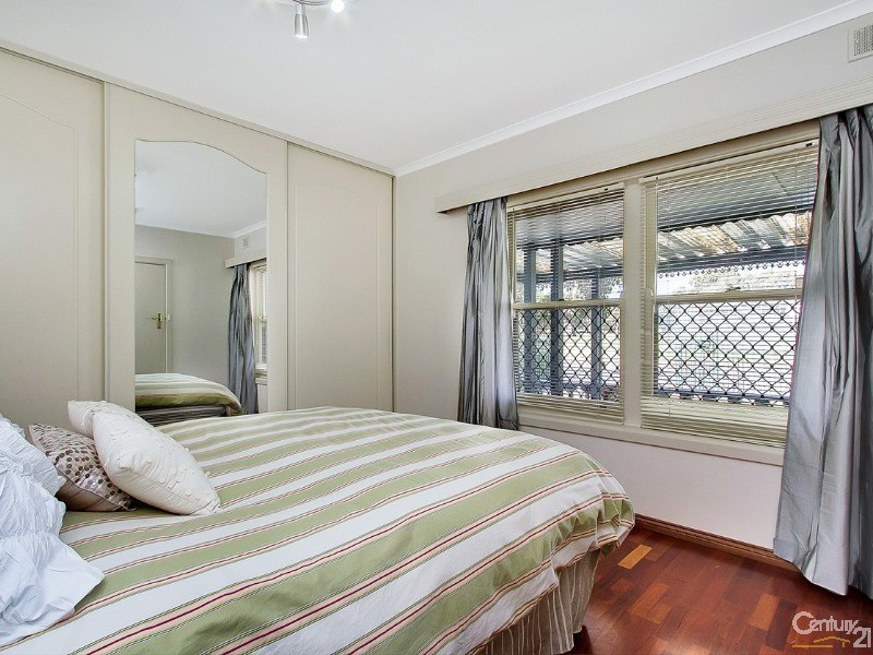 15 Moreland Avenue, Mitchell Park SA 5043