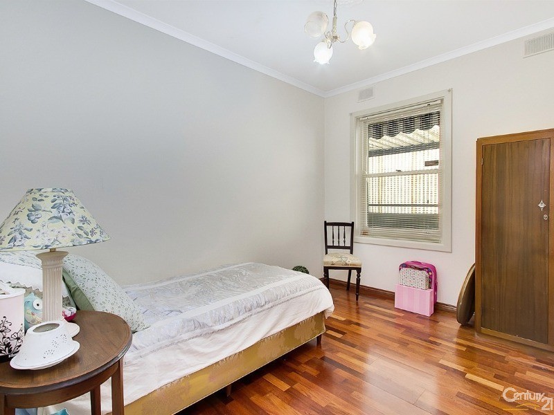 15 Moreland Avenue, Mitchell Park SA 5043