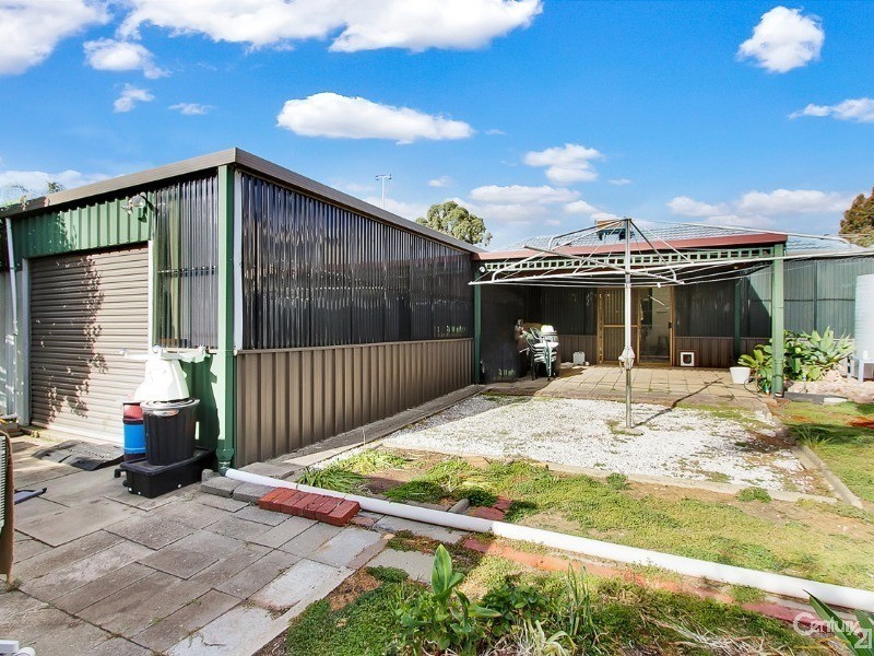 15 Moreland Avenue, Mitchell Park SA 5043