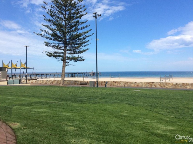 1/8 Augusta St, Glenelg SA 5045