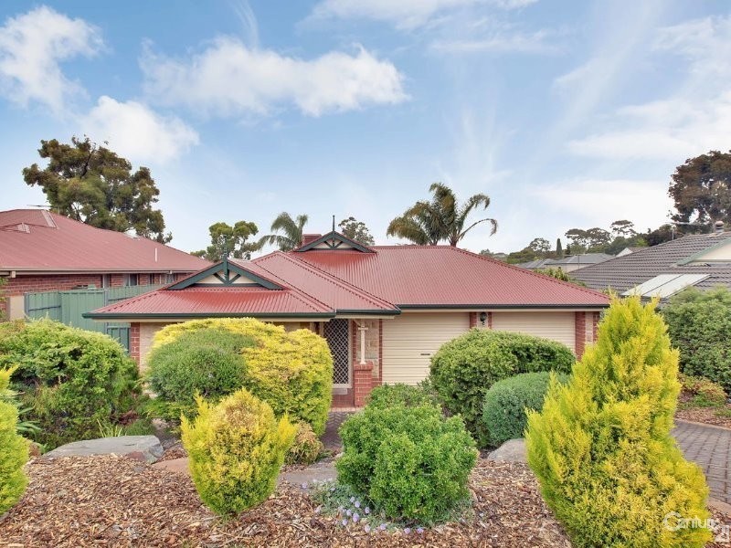 15 Cranbourne Drive, O’halloran Hill SA 5158