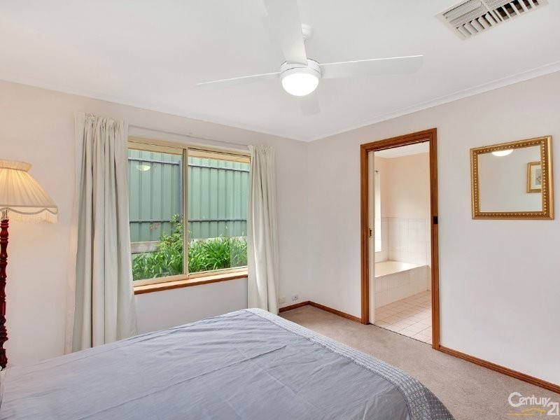 15 Cranbourne Drive, O’halloran Hill SA 5158