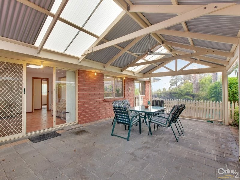 15 Cranbourne Drive, O’halloran Hill SA 5158