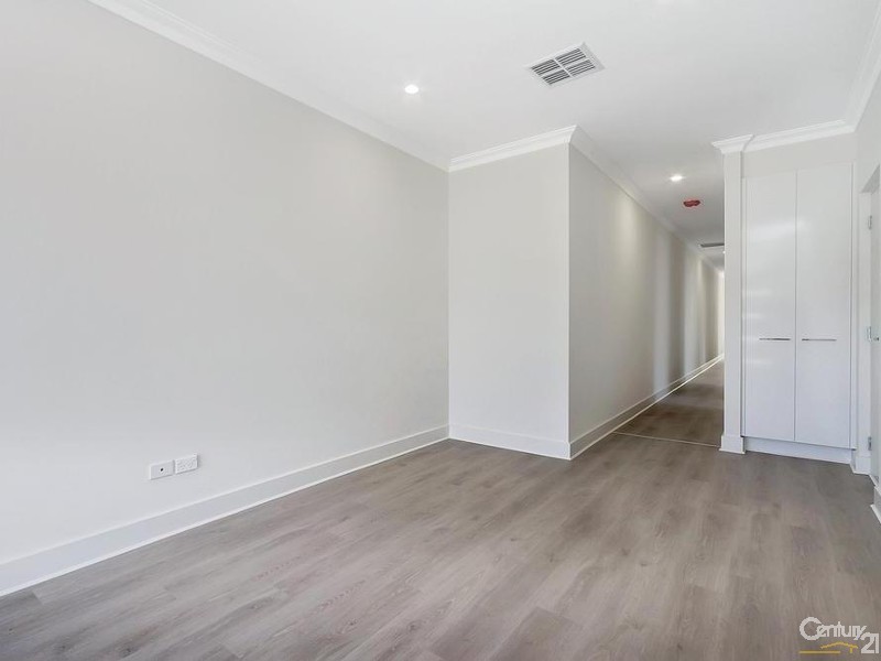 4b Seaforth Ave, Dover Gardens SA 5048