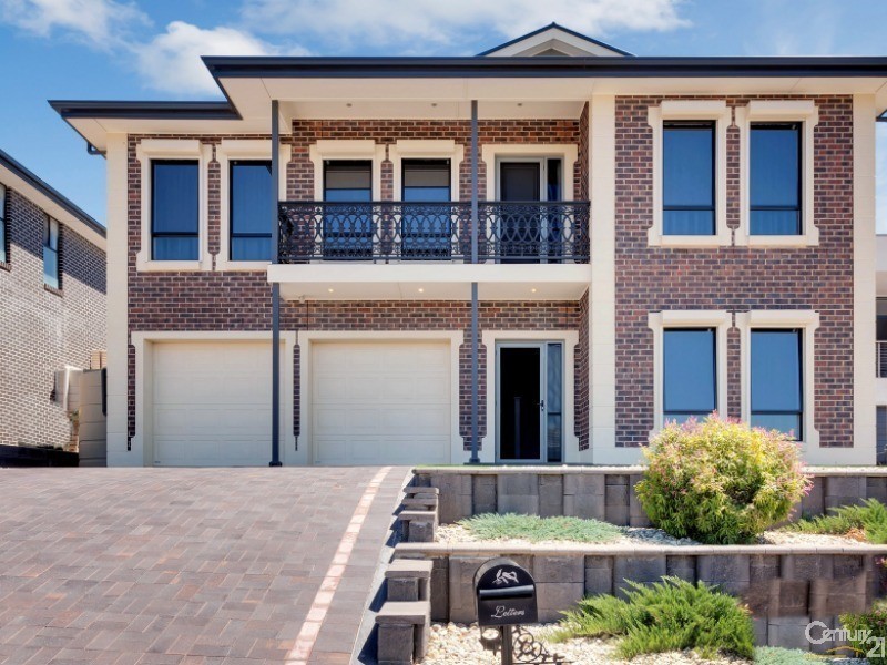 2 Douglas Court, Hallett Cove SA 5158