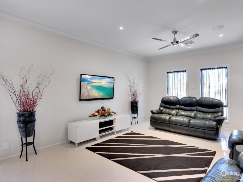 2 Douglas Court, Hallett Cove SA 5158