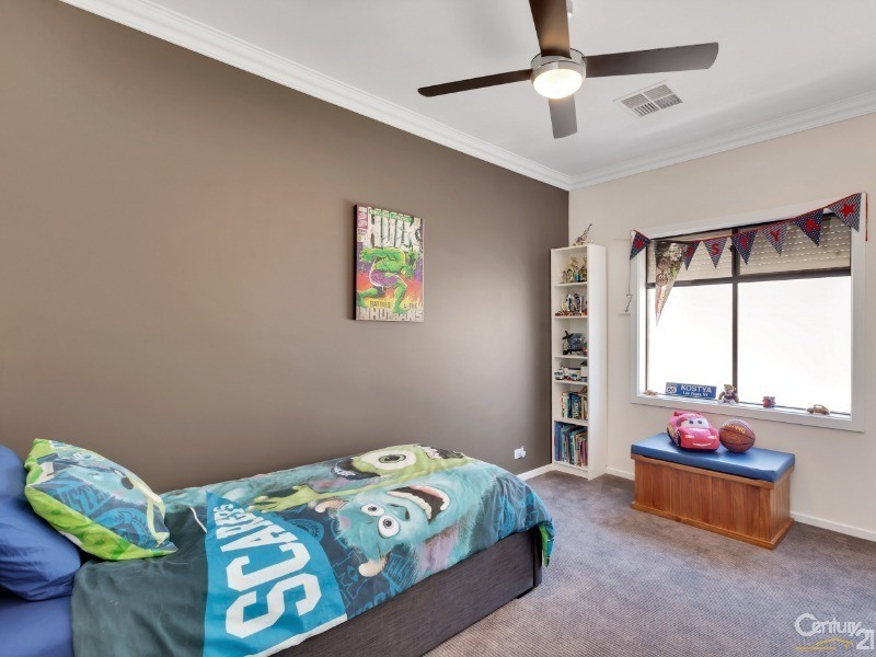 2 Douglas Court, Hallett Cove SA 5158