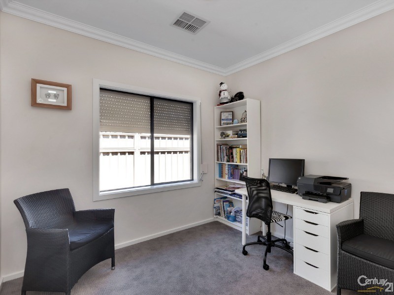 2 Douglas Court, Hallett Cove SA 5158