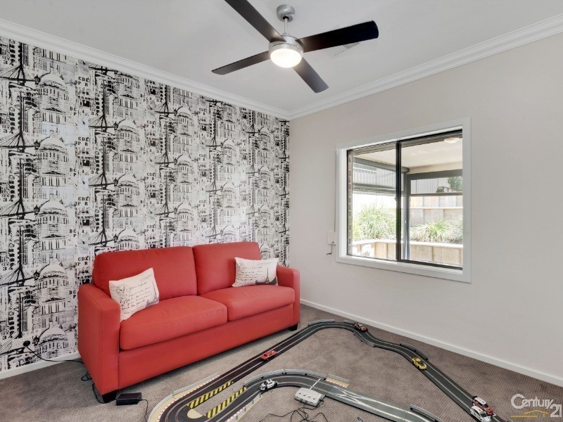 2 Douglas Court, Hallett Cove SA 5158