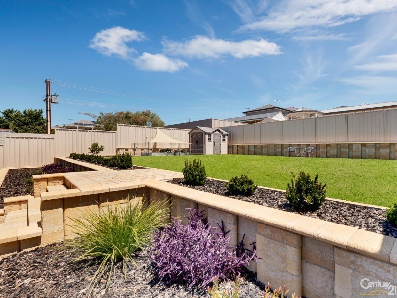 2 Douglas Court, Hallett Cove SA 5158