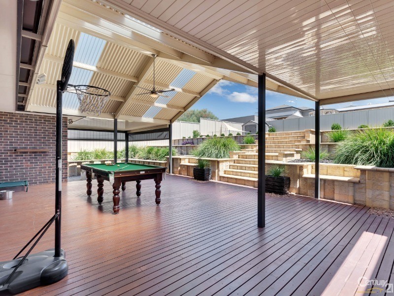 2 Douglas Court, Hallett Cove SA 5158