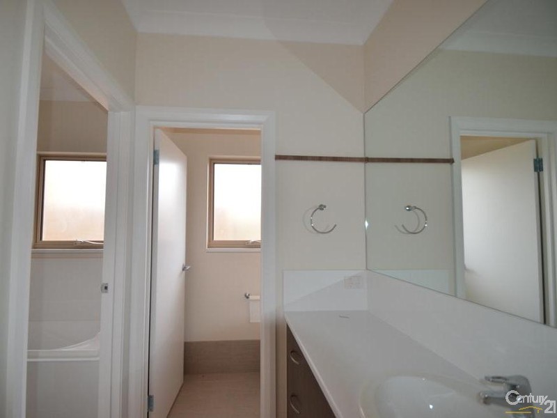 2C Travers, Sturt SA 5047