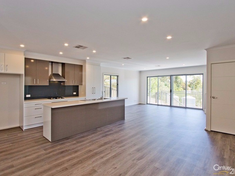 8C Flagstaff Road, Darlington SA 5047