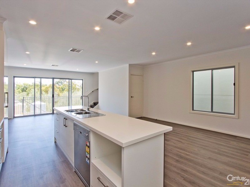 8C Flagstaff Road, Darlington SA 5047