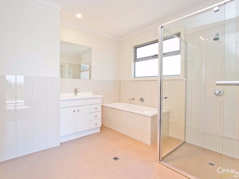 8C Flagstaff Road, Darlington SA 5047