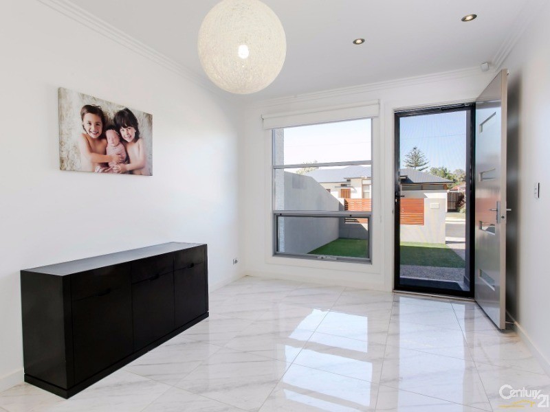 7 McLachlan Avenue, Glenelg North SA 5045