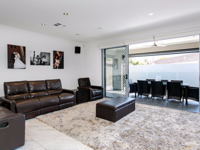 7 McLachlan Avenue, Glenelg North SA 5045