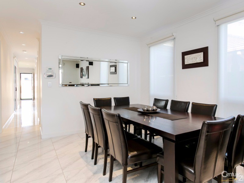 7 McLachlan Avenue, Glenelg North SA 5045