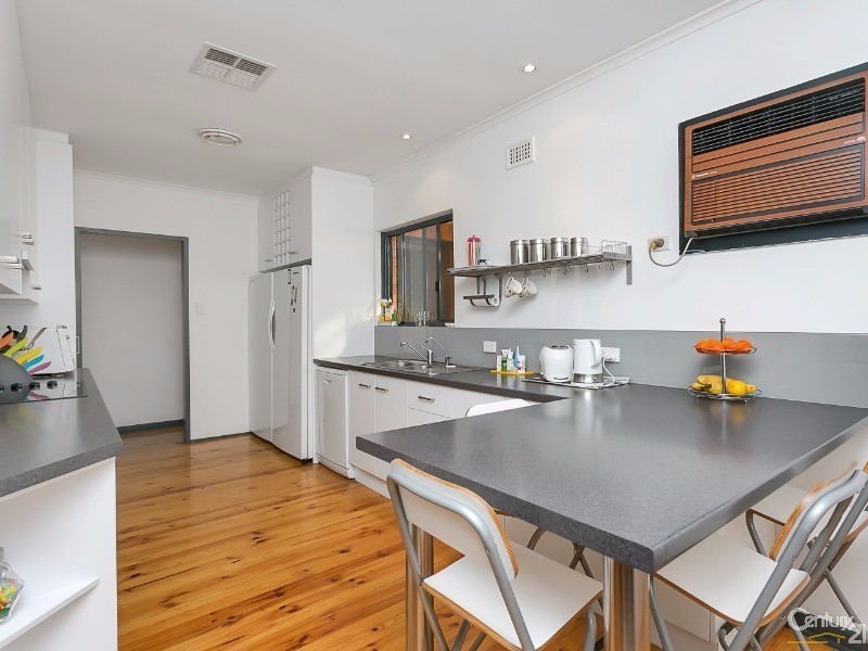 94 Yarmouth Street, Dover Gardens SA 5048