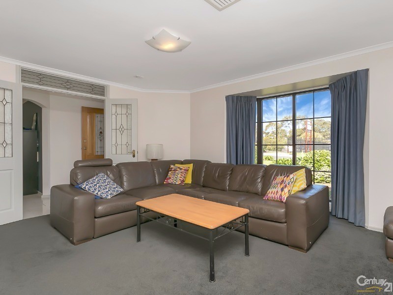 5 Forresters Road, Hallett Cove SA 5158