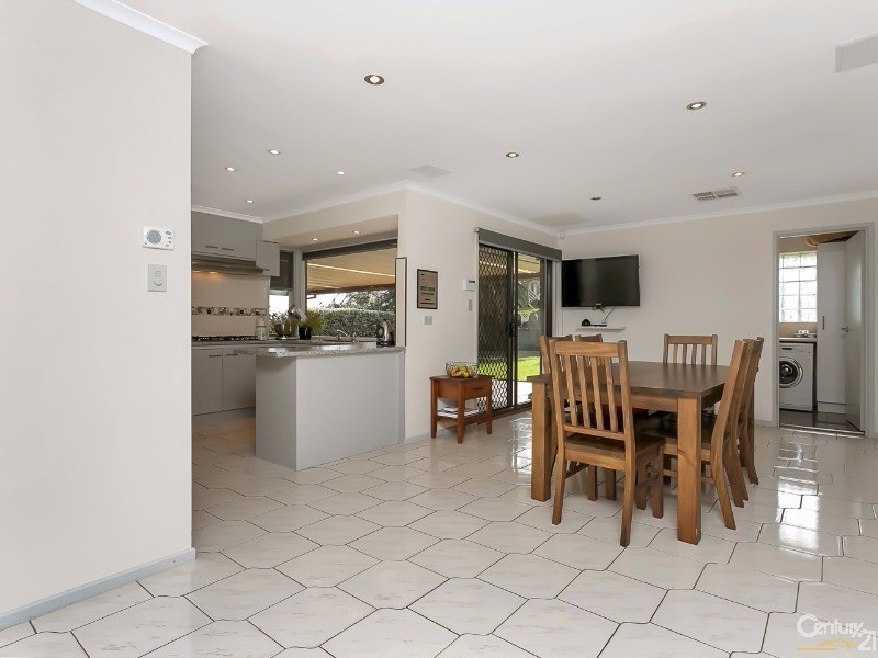 5 Forresters Road, Hallett Cove SA 5158
