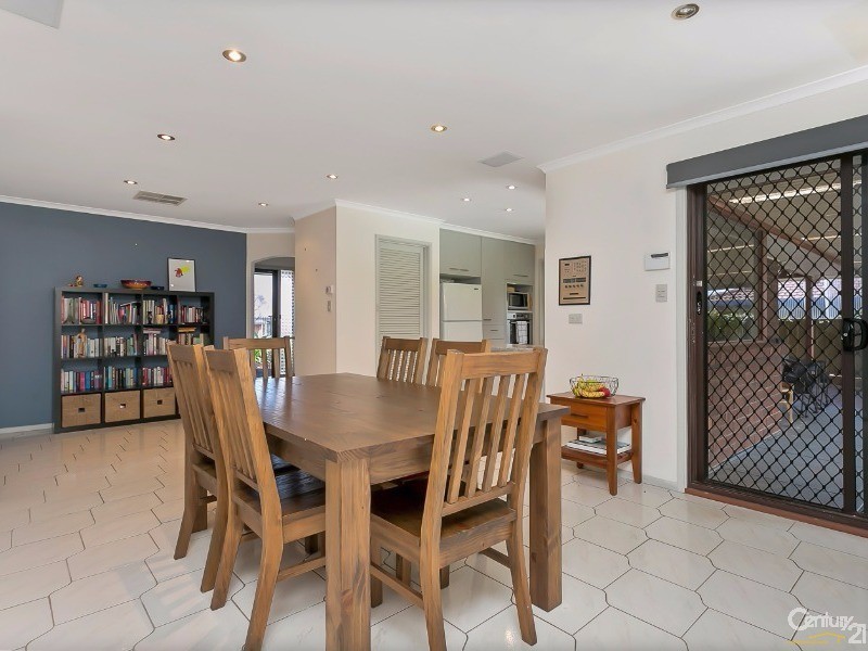 5 Forresters Road, Hallett Cove SA 5158