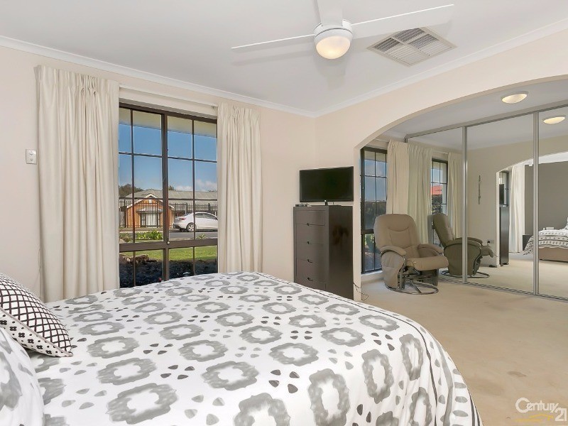 5 Forresters Road, Hallett Cove SA 5158