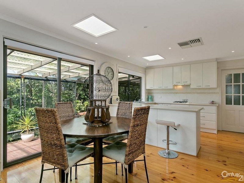 3 Falcon Court, Hallett Cove SA 5158