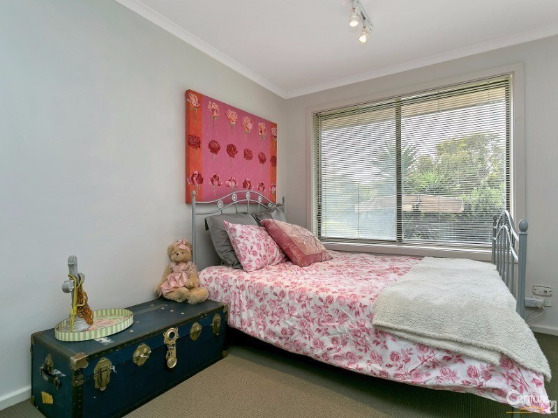 3 Falcon Court, Hallett Cove SA 5158
