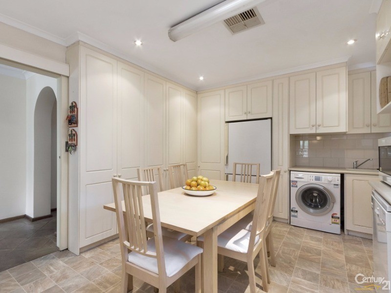 11 Thorpe Street, Torrens Park SA 5062