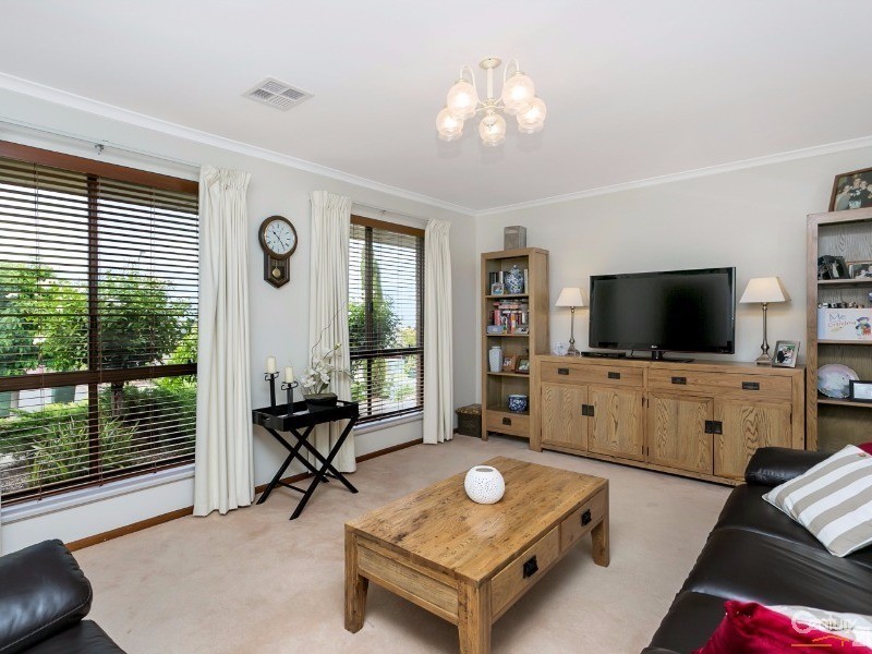 1 Arachne Drive, Hallett Cove SA 5158