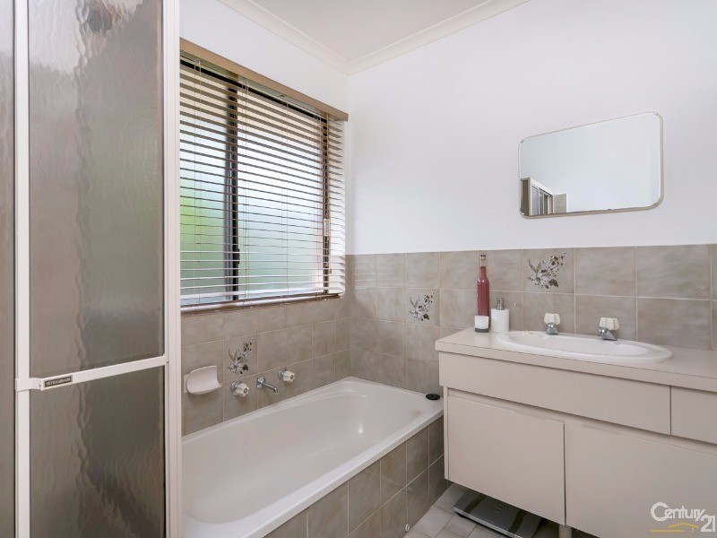 1 Arachne Drive, Hallett Cove SA 5158