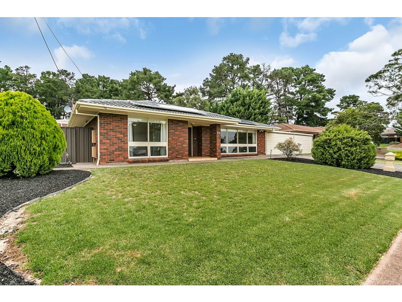 24 Pine Drive, Aberfoyle Park SA 5159