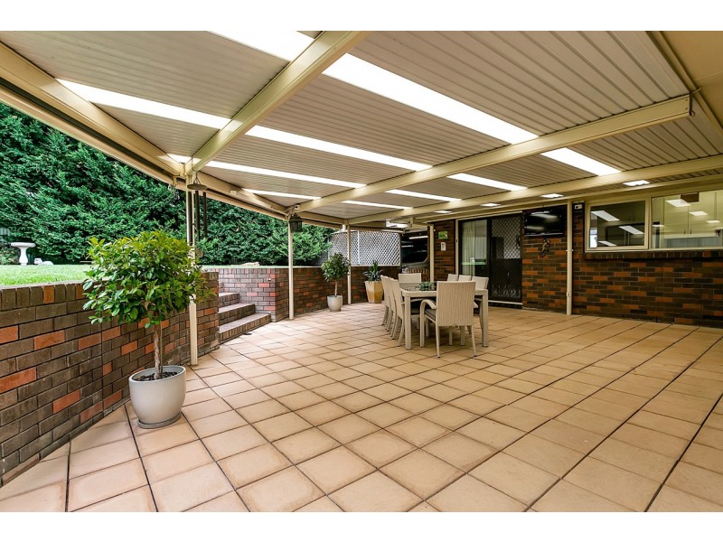 24 Pine Drive, Aberfoyle Park SA 5159