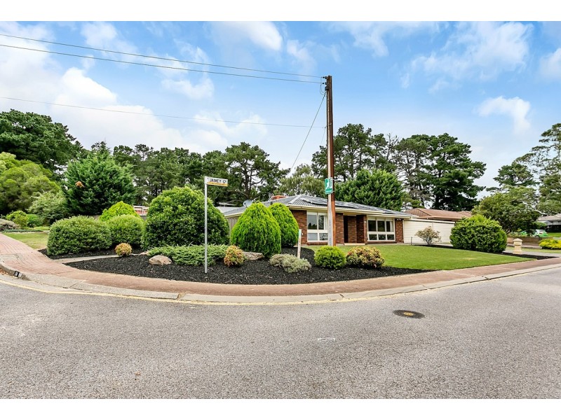 24 Pine Drive, Aberfoyle Park SA 5159