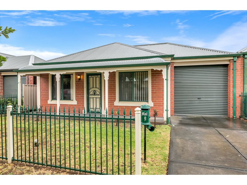 9 Lanark Avenue, Mitchell Park SA 5043